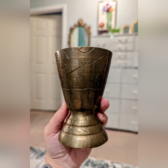 Vintage Brass Hand Etched Chinese Cup- Rare! Heavy, Sturdy-China. Antique - Picture 4 of 4